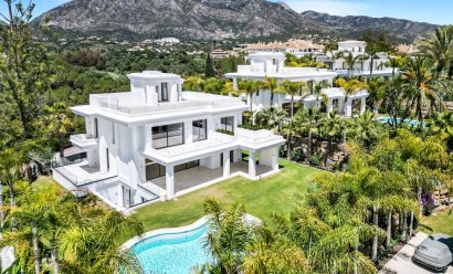 Obra nueva - Villa -
Marbella