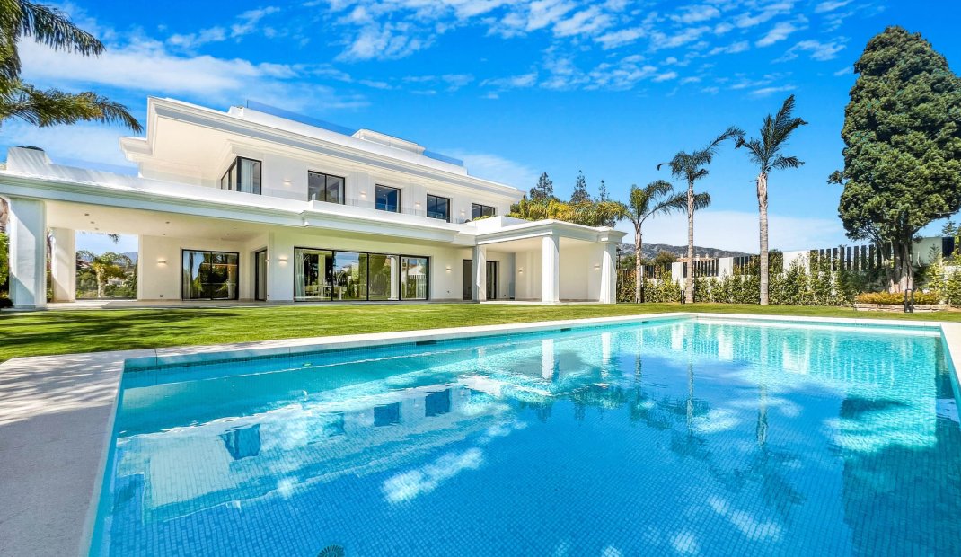 Obra nueva - Villa -
Marbella