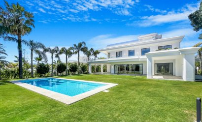 Obra nueva - Villa -
Marbella