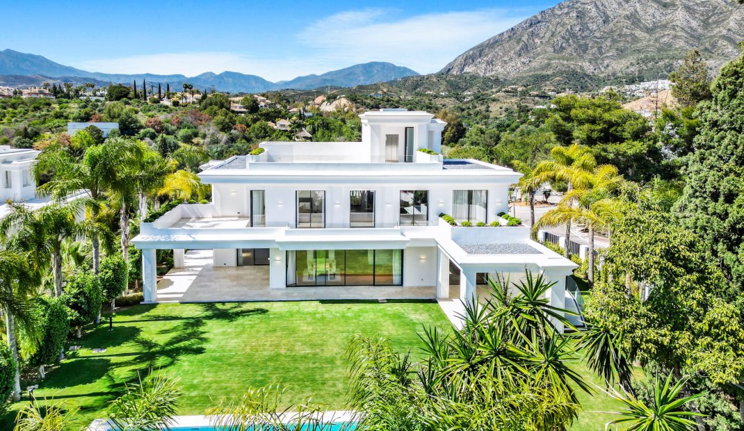 Obra nueva - Villa -
Marbella