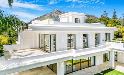 Obra nueva - Villa -
Marbella