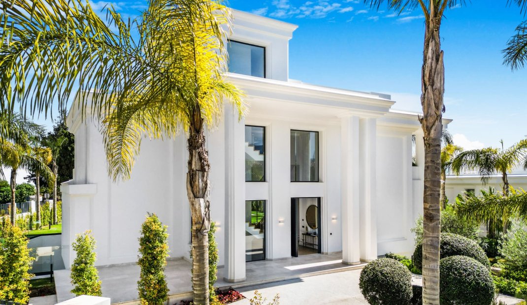 Obra nueva - Villa -
Marbella