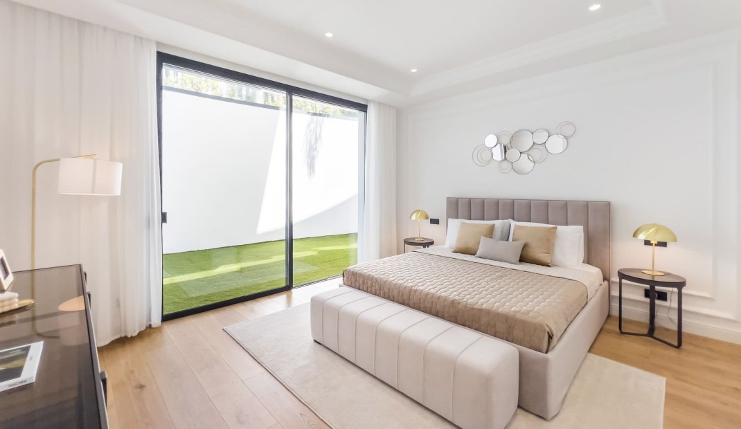 Obra nueva - Villa -
Marbella