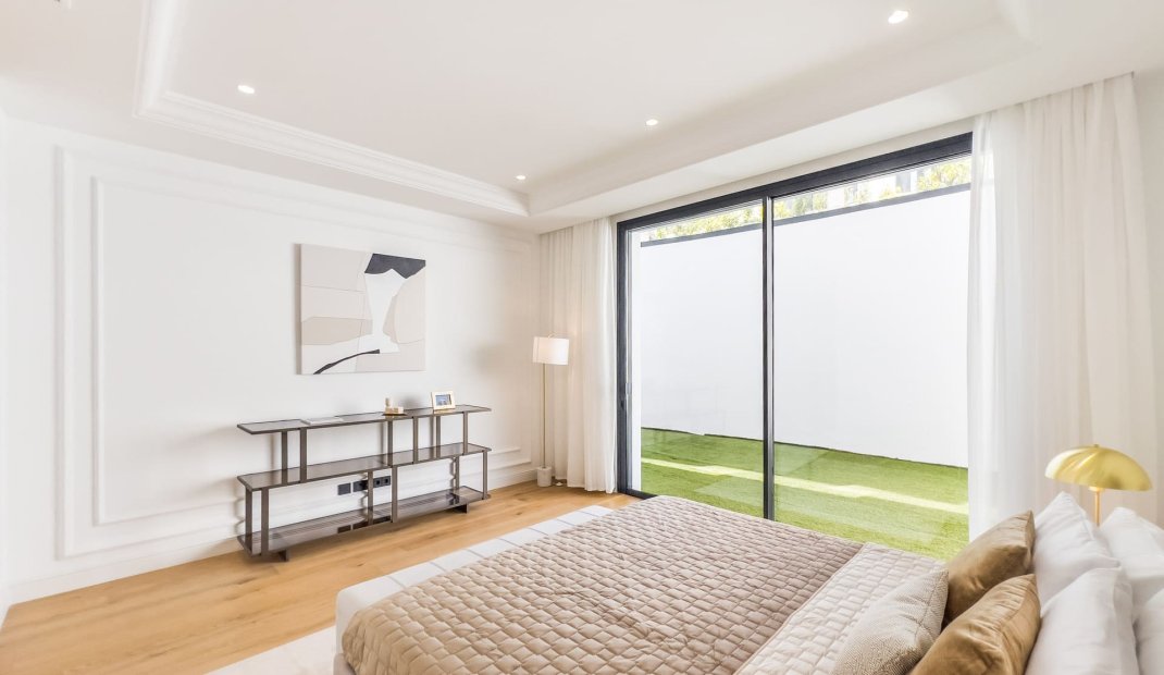 Obra nueva - Villa -
Marbella