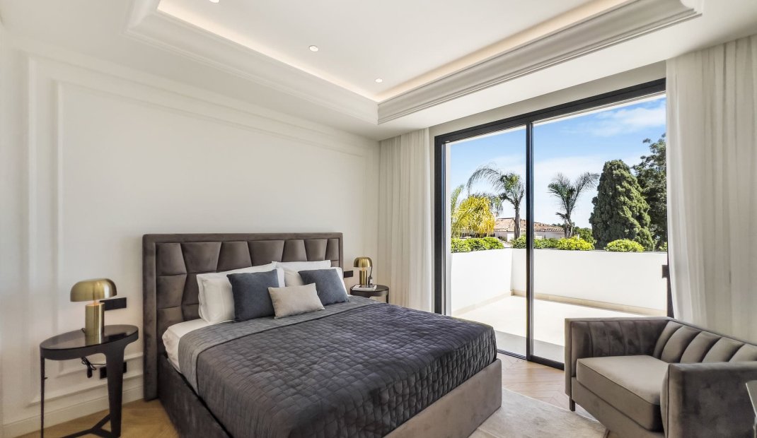 Obra nueva - Villa -
Marbella