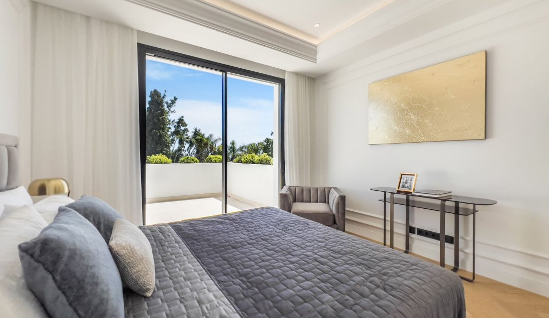 Obra nueva - Villa -
Marbella