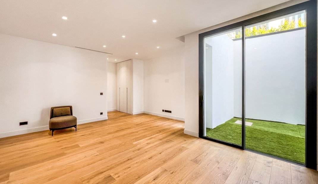 Obra nueva - Villa -
Marbella