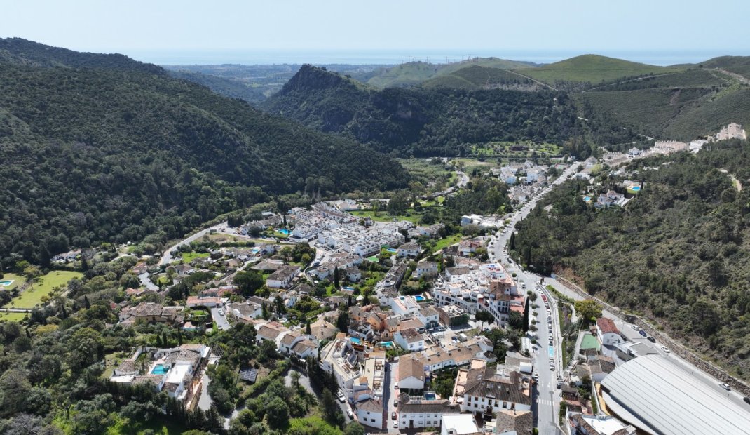 Obra nueva - Apartamento -
Benahavís