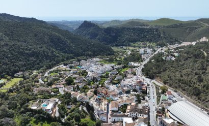 Obra nueva - Apartamento -
Benahavís