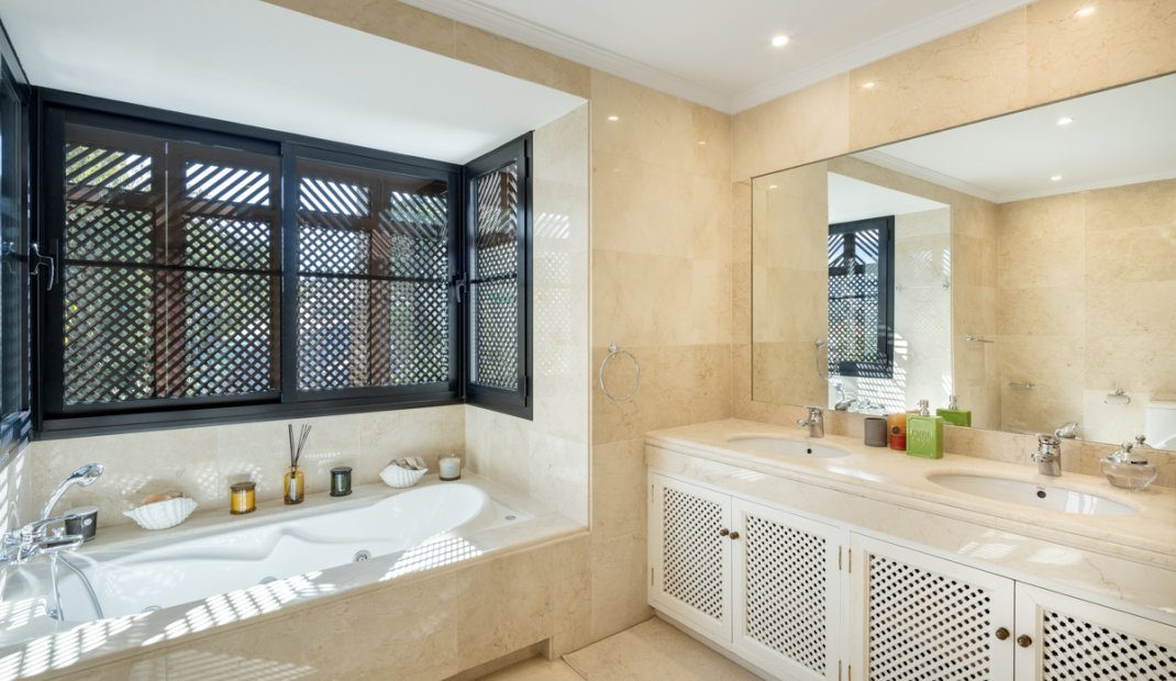 New Build - Villa -
Benahavís