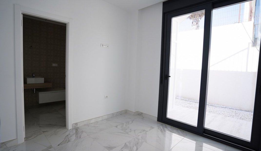 Nýbygging - Einbýlishús -
Polop - La Alberca