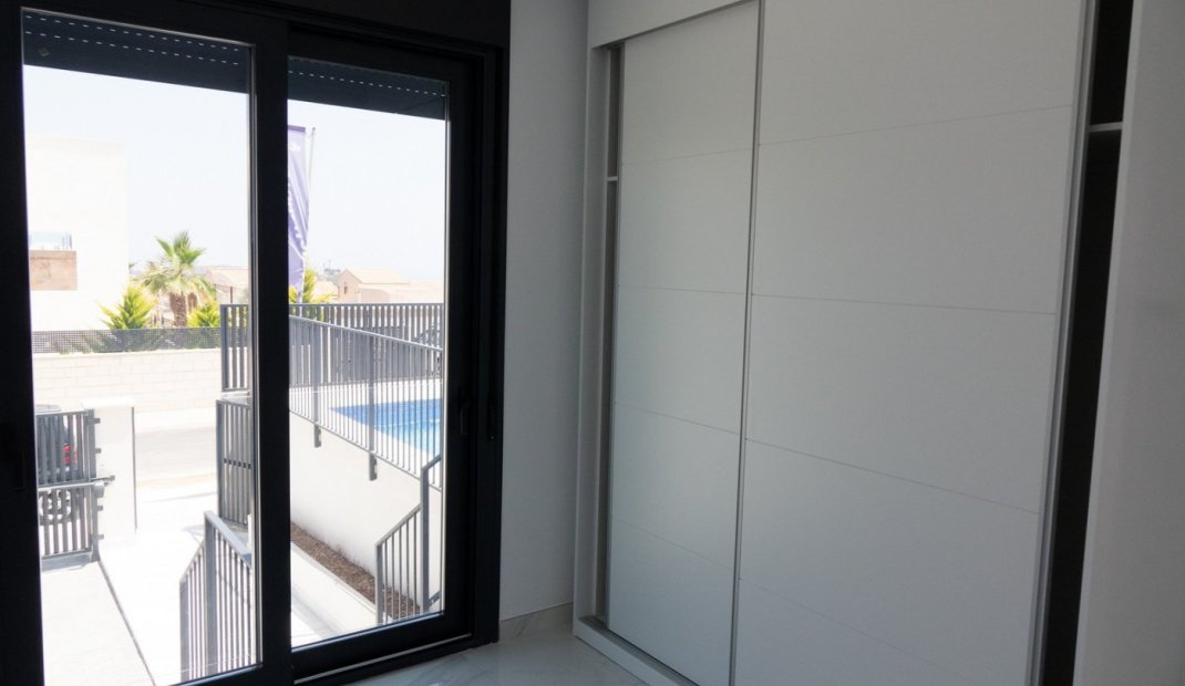 Nýbygging - Einbýlishús -
Polop - La Alberca