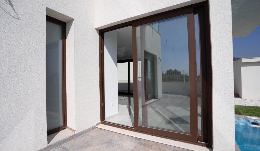 Nýbygging - Einbýlishús -
Polop - La Alberca