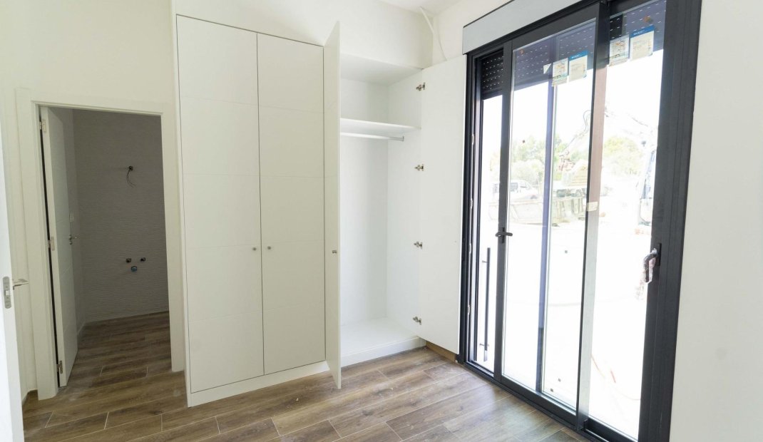 Nýbygging - Einbýlishús -
Polop - La Alberca