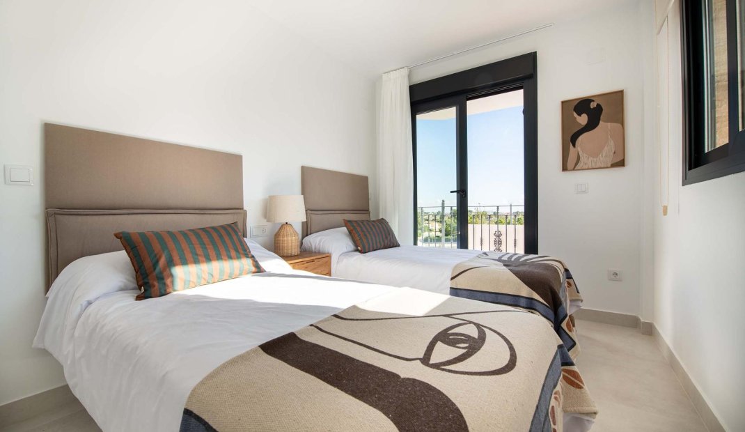 Obra nueva - town house -
Cox - San Fernando