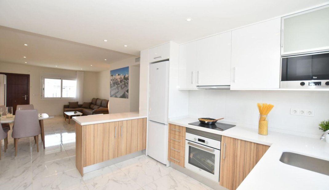 Nýbygging - Sérhæð -
San Miguel de Salinas - La Cañada