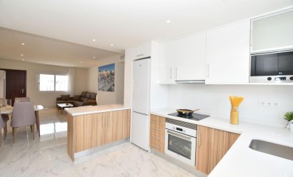 Nýbygging - Sérhæð -
San Miguel de Salinas - La Cañada