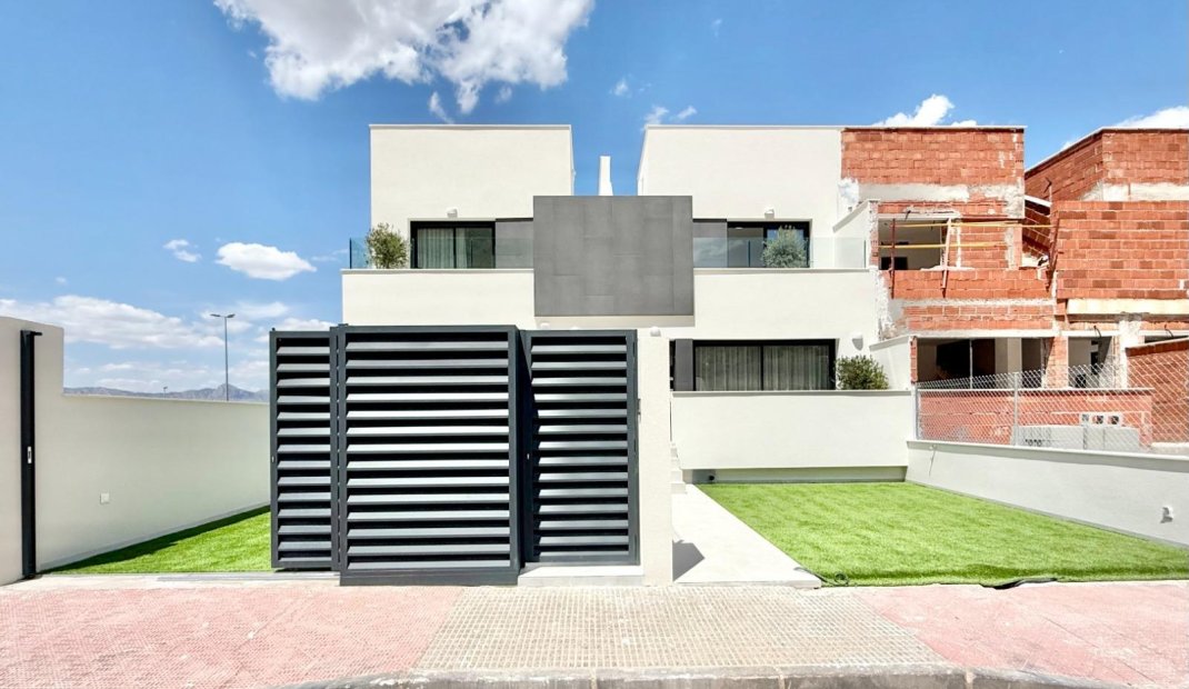 Obra nueva - town house -
Cox - San Fernando