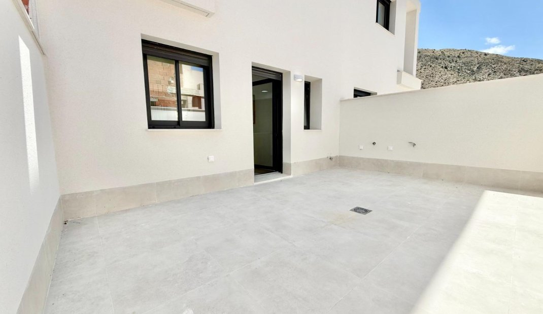 Obra nueva - town house -
Cox - San Fernando