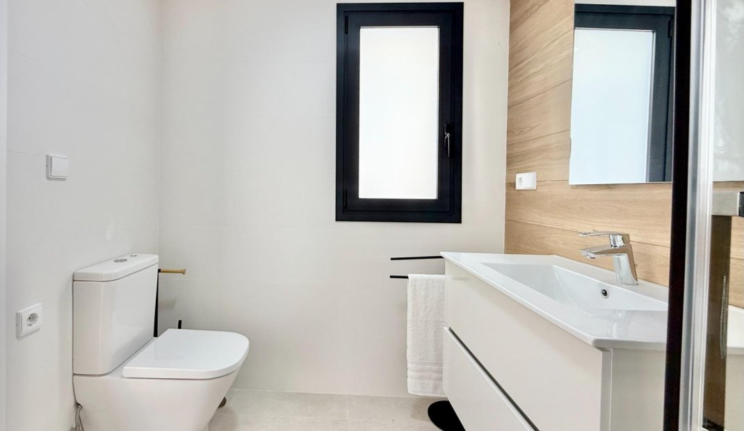 Obra nueva - town house -
Cox - San Fernando