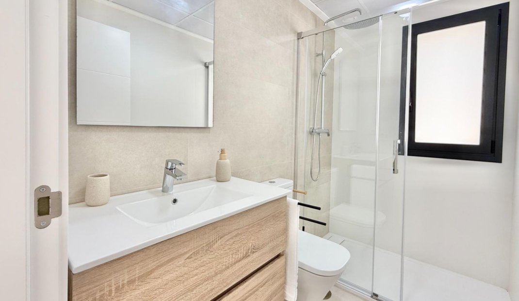 Obra nueva - town house -
Cox - San Fernando