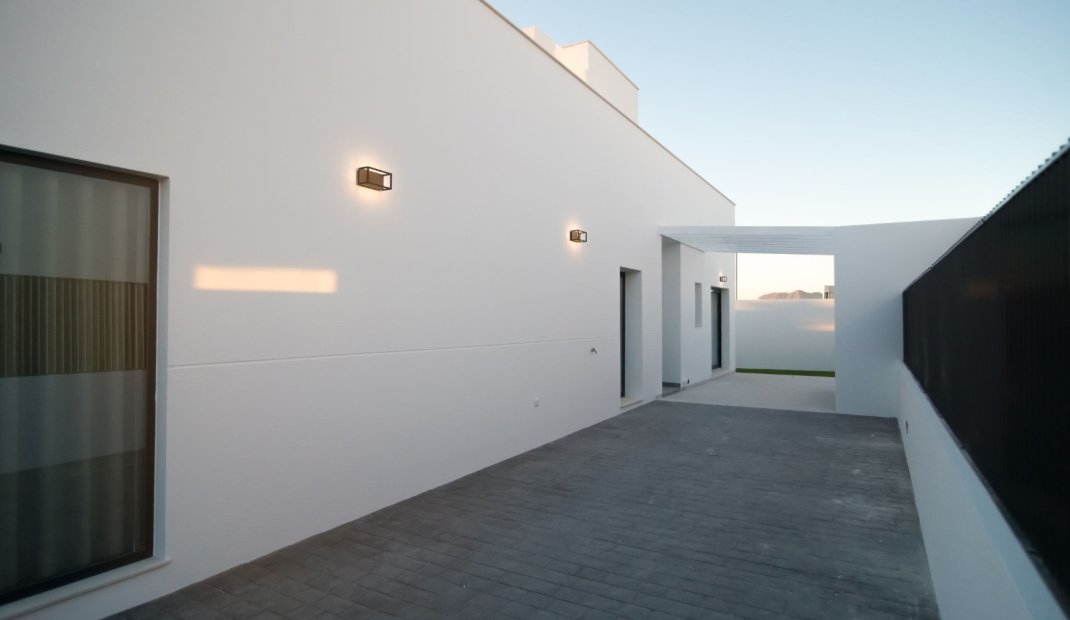 Nýbygging - Einbýlishús -
Torre Pacheco - Santa Rosalia Lake And Life Resort