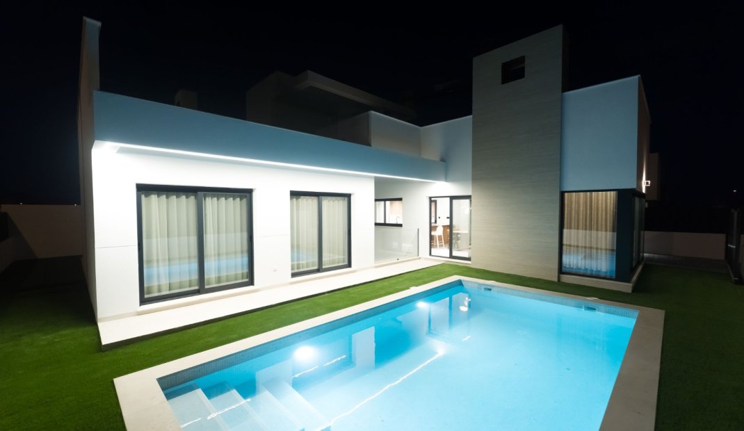Nýbygging - Einbýlishús -
Torre Pacheco - Santa Rosalia Lake And Life Resort