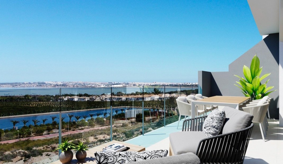 Nýbygging - Sérhæð -
Torrevieja - Lago Jardín II