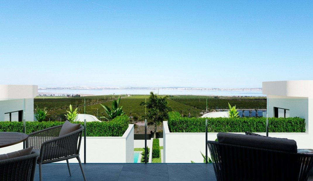Nýbygging - Sérhæð -
Torrevieja - Lago Jardín II