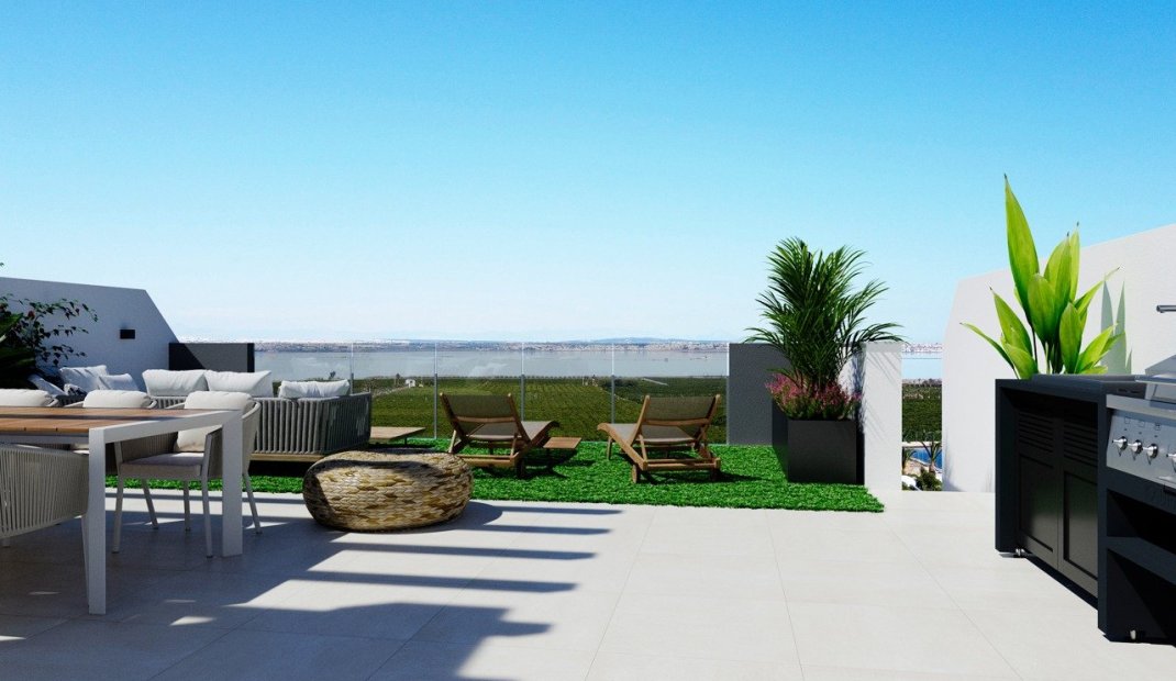 Nýbygging - Sérhæð -
Torrevieja - Lago Jardín II