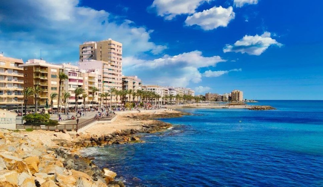 Nýbygging - Sérhæð -
Torrevieja - Lago Jardín II