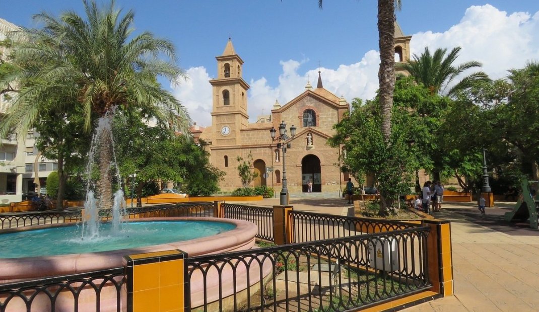 Nýbygging - Sérhæð -
Torrevieja - Lago Jardín II
