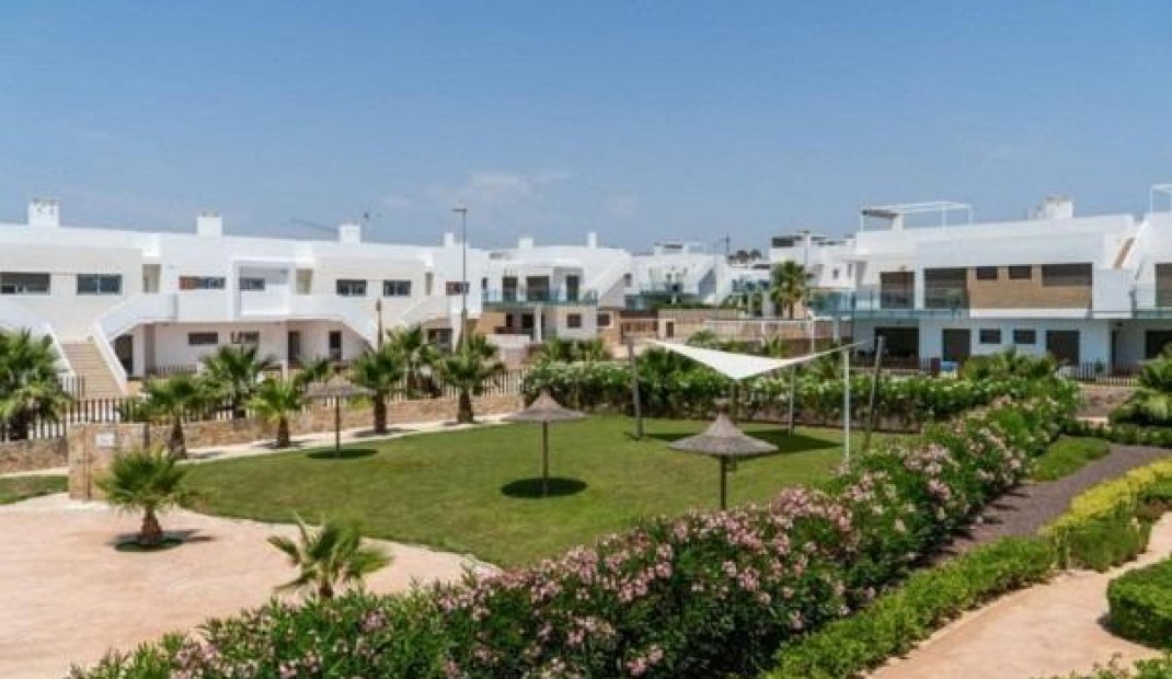 Obra nueva - Bungalow -
Orihuela - Vistabella Golf