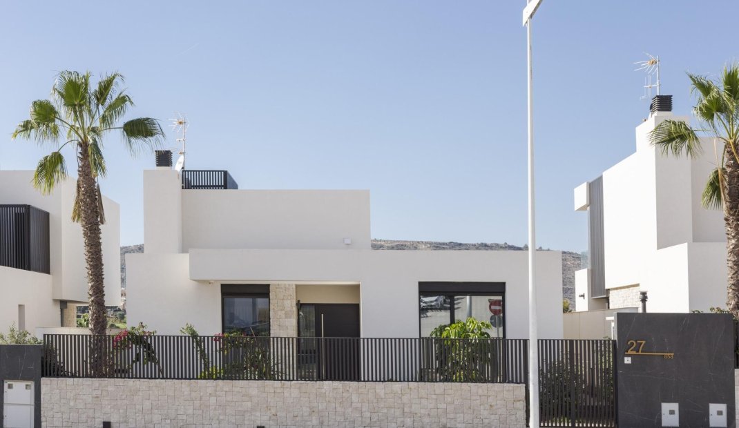 Obra nueva - Villa -
Algorfa - La Finca Golf