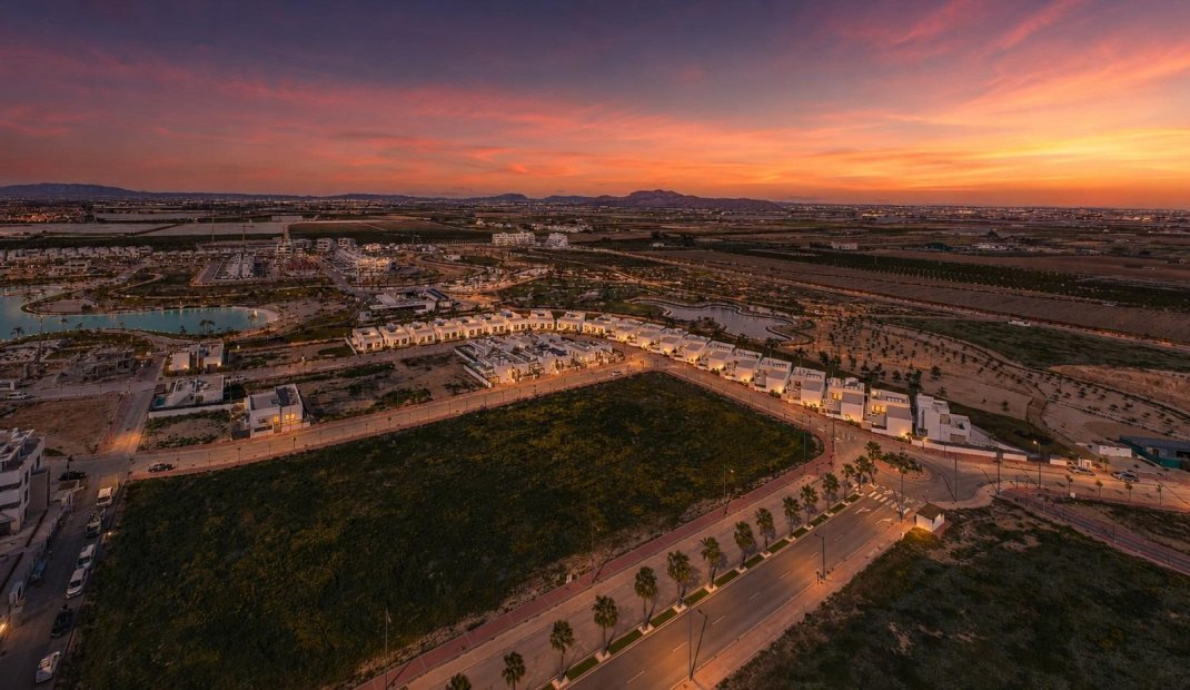Nýbygging - Einbýlishús -
Torre Pacheco - Santa Rosalia Lake And Life Resort