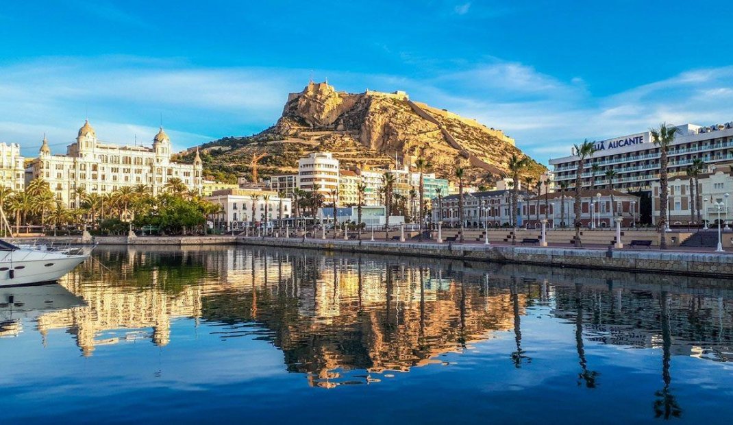 Nýbygging - Íbúð -
Alicante - Centro