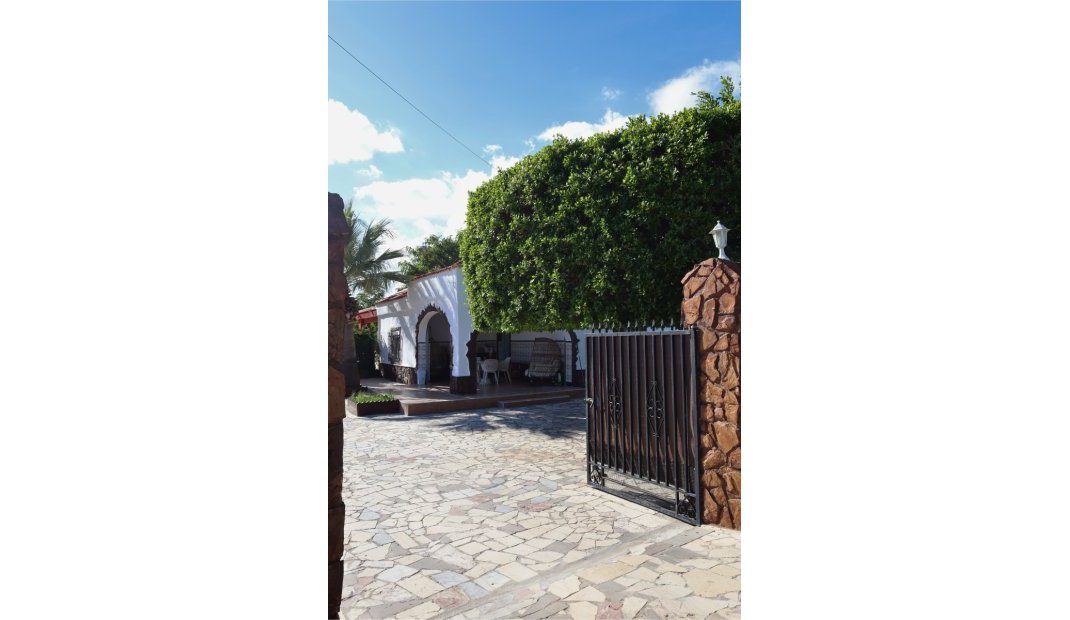Endursala - Semi Detached Villa -
Crevillente