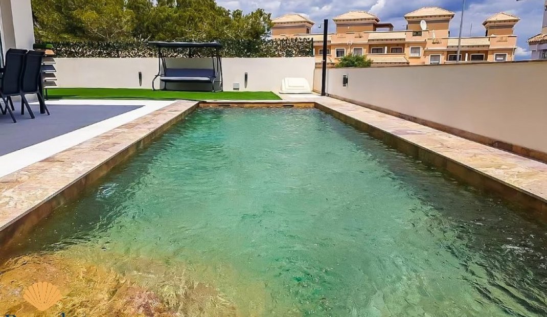 Obra nueva - Villa -
Villamartin