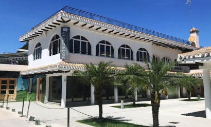 Obra nueva - Villa -
Villamartin