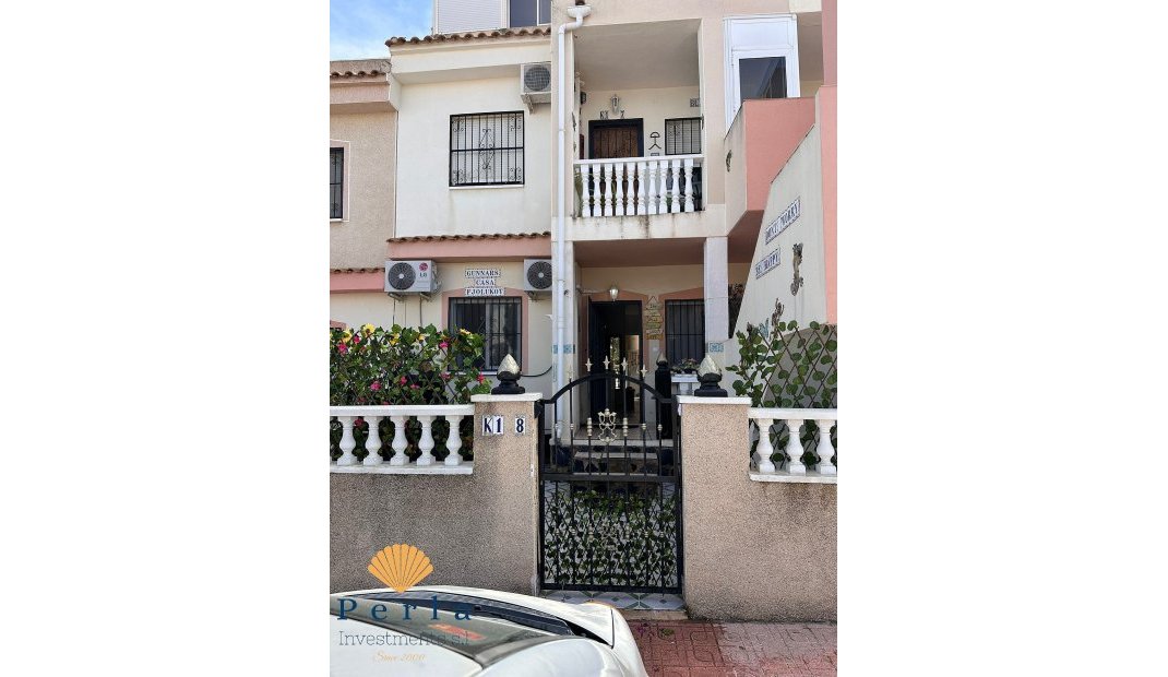 Resale - Bungalow -
Playa Flamenca