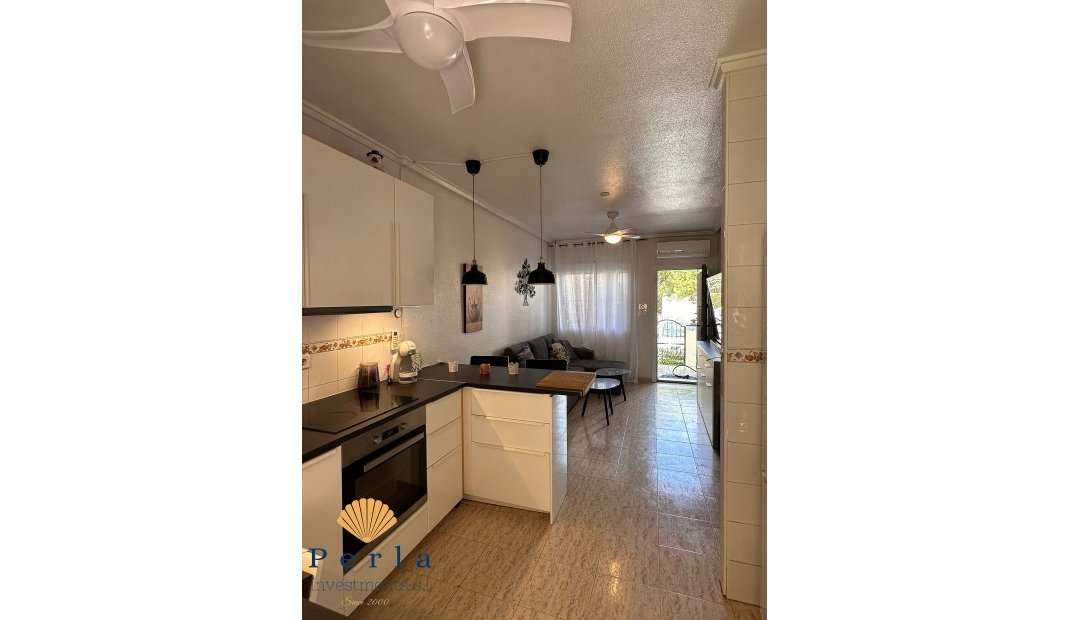 Resale - Bungalow -
Playa Flamenca