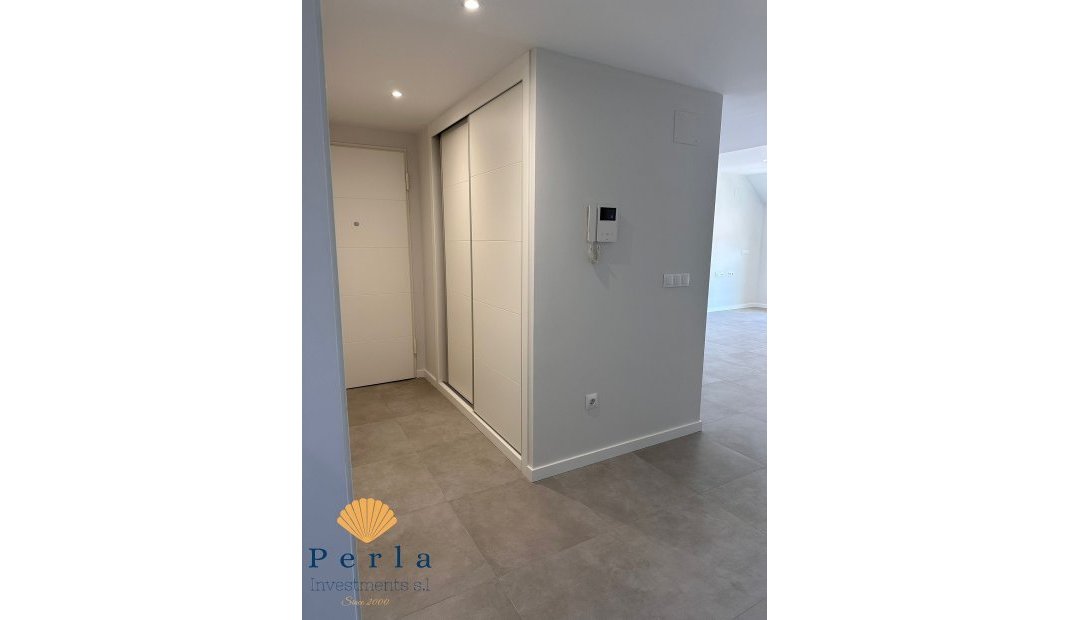 Reventa - Ático -
Campoamor