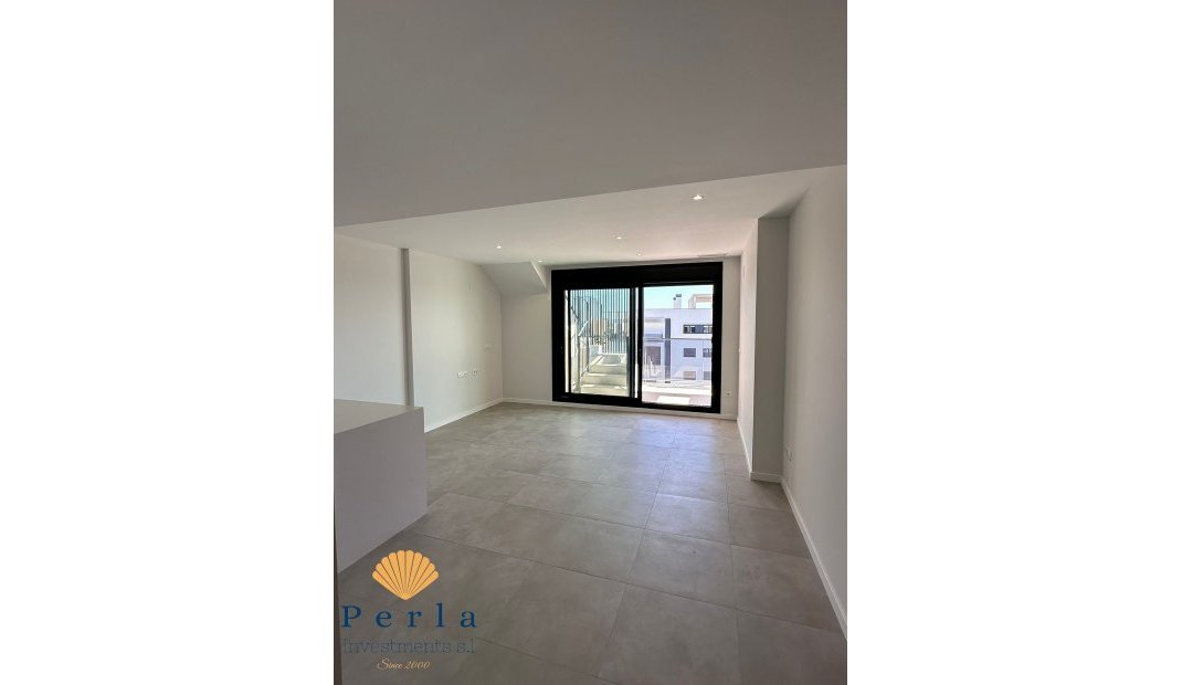Reventa - Ático -
Campoamor