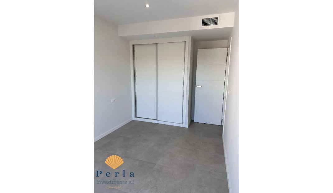 Reventa - Ático -
Campoamor