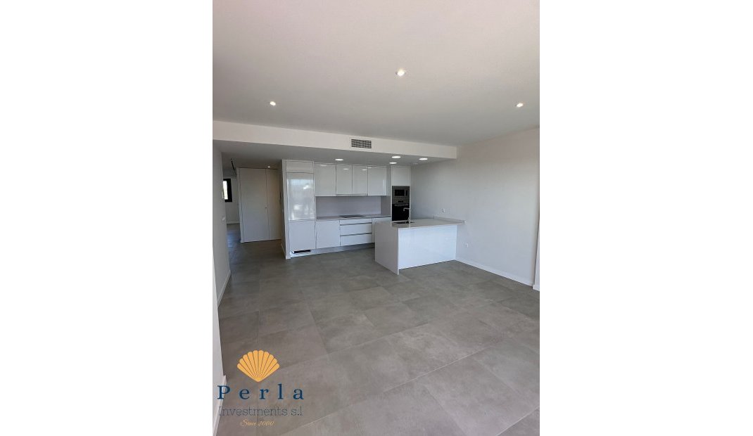 Reventa - Ático -
Campoamor