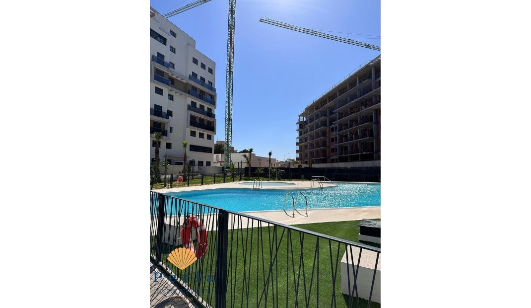 Reventa - Ático -
Campoamor