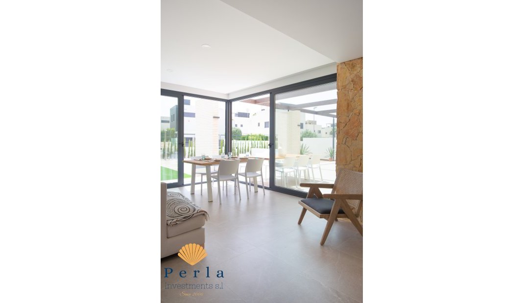 Obra nueva - Villa -
Campoamor