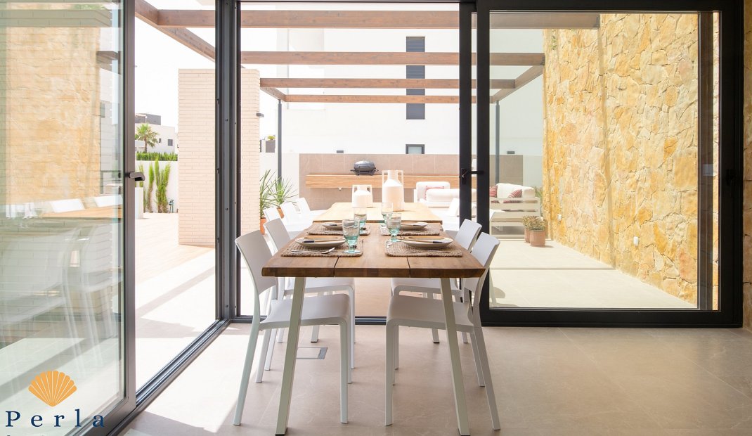 Obra nueva - Villa -
Campoamor