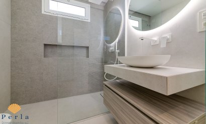 Obra nueva - Apartamento -
El Raso