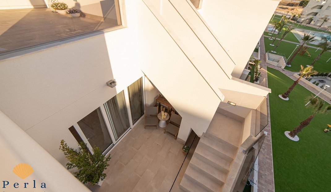 Obra nueva - Apartamento -
El Raso